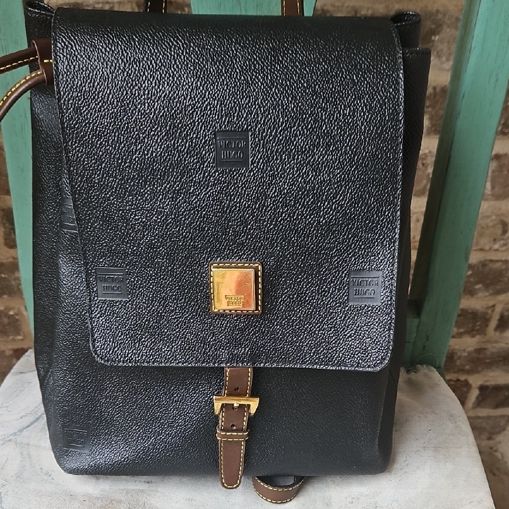 Victor Hugo Classic Leather Black Mini Backpack - Picture 3 of 10